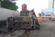 Mencekam! Pos Polisi dan Mobil Dibakar Massa Dekat Pusat Perbelanjaan Palembang