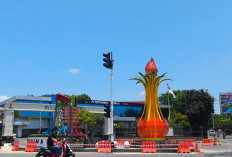 Jadi Ikon Baru Kota Prabumulih, Tugu Nanas Resmi Berdiri Megah di Depan Kantor Pertamina