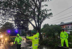 Kapolres Muratara Tegaskan Waspada Cuaca Ekstrem Bagi Pengendara Jalinsum Saat Hujan Deras