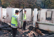 Kebakaran Hebat di Desa Linggar Jaya Hanguskan Rumah Guru PNS, Kerugian Ratusan Juta Rupiah