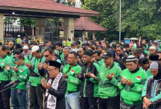 Solidaritas Driver Grab di Palembang: Aksi Damai, Salat Ghaib, dan Doa untuk Palestina. Begini Harapan Mereka!
