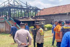 Ditinggal Pergi, Rumah Dua Lantai di Beringin Ludes Terbakar, Diduga Ini Penyebabnya