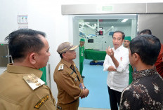  Jokowi Tinjau Kesiapan RSUD Rupit: Peralatan Medis Bagus, Namun Listrik Perlu Perhatian Seri