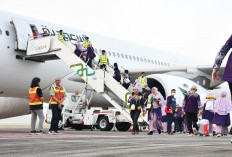 Kakanwil Kemenag Sumsel Lepas 368 Jemaah Haji Kloter 4 dengan Pesan Penuh Haru dan Makna