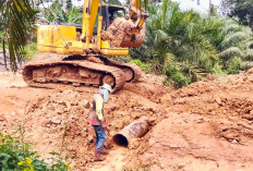 Belasan Hari Berjibaku dengan Lumpur, Gotong Royong di Jirak Jaya Buka Kembali Akses Warga