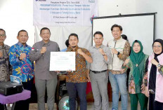 PLN UIP Sumbagsel Salurkan Bantuan Alat Produksi dan Pelatihan Kewirausahaan