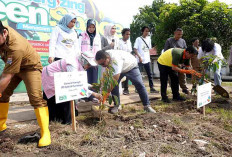 PLN UIP Sumbagsel Tanam 1.000 Pohon  di TPA II Keramasan