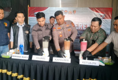 Wakapolres OKI Musnahkan Narkoba Senilai Rp800 Juta, Diblender dan Dibuang ke Kloset