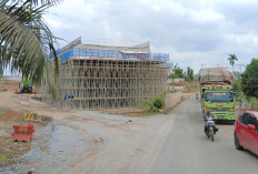 Target Pemasangan Balok Jembatan Tol Selesai Dua Hari