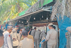 Sat Pol PP Tertibkan PKL Bandel di Belitang OKU Timur