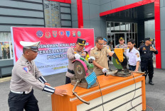 Polres Lahat Tindak Tegas Pelanggar Lalu Lintas, Ratusan Knalpot Brong Dimusnahkan!