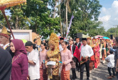 Ribuan Warga Padati Tepi Sungai Komering Saksikan Midang Morge Siwe, Pemprov Sumsel Dorong Inovasi Wisata
