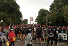 Lautan Manusia Serbu CFD Palembang! Jalan Sudirman Lumpuh Total Sejak Pagi