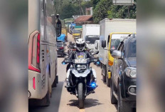 Truk Masih Melintas, Mobil Pribadi Menerobos, Horor 2 Hari Macet Jalintim Palembang-Betung