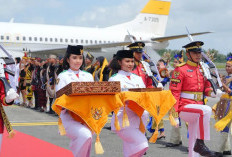 Disambut Kepala BPIP,  Iringan Duplikat Bendera Pusaka dan Teks Proklamasi di Kaltim