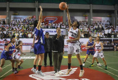 Lakukan Lemparan Tip Off Pertama, Ketua Perbasi Sumsel M Hidayat Dukung Basket Honda DBL, Ini Harapannya!