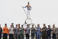 Memukau, Pj Gubernur Sumsel Apresiasi Atraksi Display Drumband Taruna-Taruni AAU di Palembang