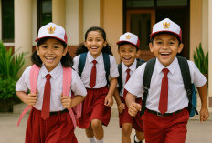 Semangat Baru Anak-anak SDN 157 Palembang di Hari Pertama Sekolah Tas Baru, Harapan Baru