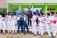 Kadisdikbud OKUT Sambangi Sekolah, Sapa Guru-Siswa Dalam Rangka Hardiknas 2026 