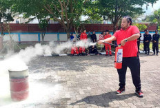 PLN UIP Sumbagsel Gelar Pelatihan Proteksi Kebakaran dan Simulasi Tanggap Darurat