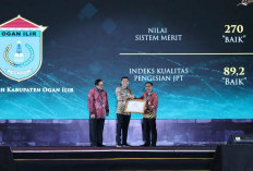 Bupati Ogan Ilir Panca Wijaya Akbar Raih Anugerah Meritokrasi KASN 2023