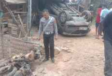 Ngebut Berujung Maut, Minibus Tabrak Motor Hingga Pengendara Tewas, Mobil Terbalik Seruduk Warung