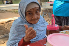 Kisah Menginspirasi Nenek Penjual Tisu di Kambang Iwak, Palembang