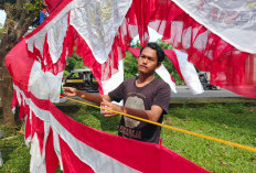 Pedagang Bendera Merah Putih: Kami Tidak Jual Bendera One Piece