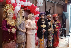 Gunakan Pakaian Adat Nusantara, PWPSS Sumsel Gaungkan Persatuan di HUT ke-80 RI