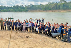 Komitmen Jaga Lingkungan, PT TeL Gelar Aksi Bersih Sungai Lematang