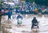 Hujan Lebat Sesaat Jalan Protokol Palembang Dikepung Banjir, Saluran Air Tersumbat, Daerah Resapan Berkurang 