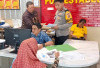 Sedang Cari Belut, Bocah 8 Tahun  Diduga Disiram Air Panas oleh Tetangga