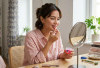 Lip Care Vaseline Rosy Lips Kian Populer, Solusi Praktis untuk Bibir Sehat
