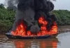 Kapal Tongkang Bermuatan Minyak Ilegal Terbakar di Sungai Parung, Bongkar Lemahnya Pengawasan Hukum