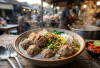 Sensasi Kuah Gurih dan Daging Kenyal: Mengapa Bakso Jadi Raja Kuliner Nusantara