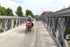 Jembatan Bailey Hampir Rampung, Warga Mulai Melintas