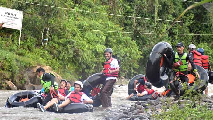 Pacu Adrenalin di Sungai Ogan