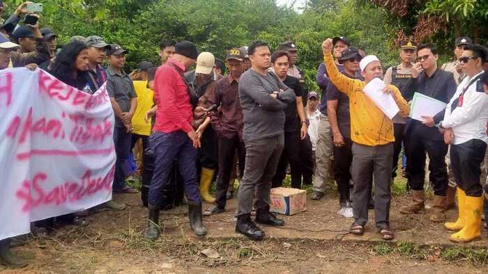 Aksi Damai di Rantau Bayur, Warga Desa Paldas Tolak Aktivitas Tambang Batubara