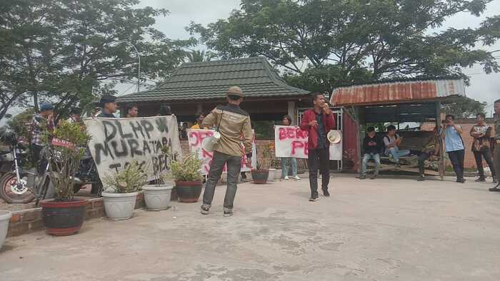 Demo Aliran Sungai Mahasiswa Desak Kadis DLHP Mundur