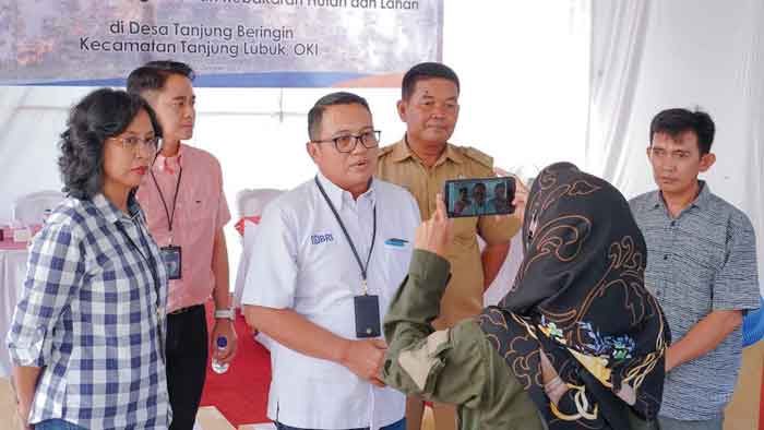 Bank BRI Bantu Peralatan Pengendalian Karhutla di Desa Tanjung Beringin, Kecamatan Tanjung  Lubuk Kabupaten OK