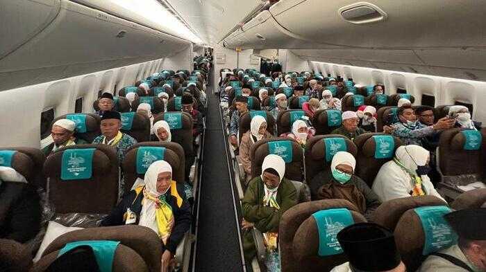 Jamaah Haji Terlantar, Keterlambatan Penerbangan Picu Kritik terhadap Maskapai