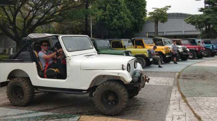 Meet and Greet American Jeep City Tour Palembang
