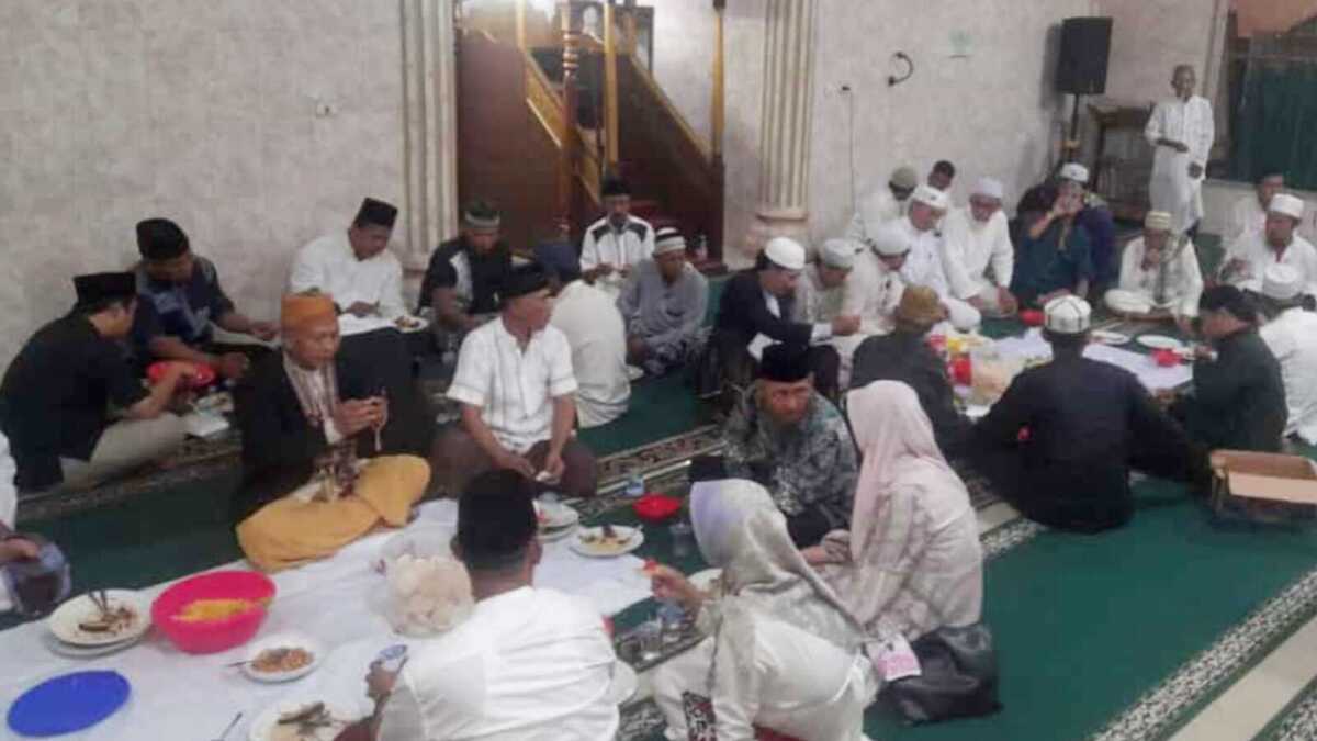 Tradisi Ngidang dalam Perayaan Maulid Nabi di Masjid Muawanatul Muttaqien