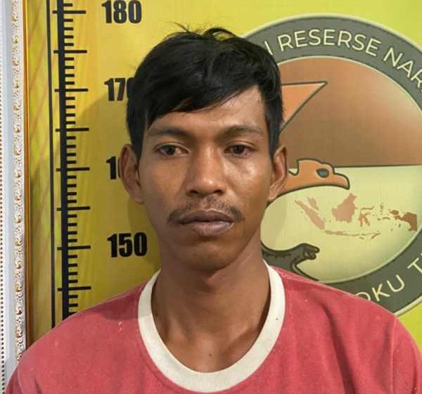 Sedang Belanja di Minimarket, Irfan Malah Ditangkap Oleh Polisi