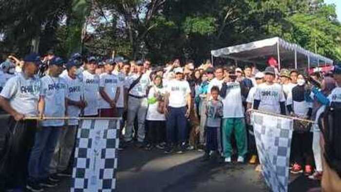 Ribuan Warga Semangat Ikuti Jalan Sehat Peringatan HUT BUMN di Prabumulih