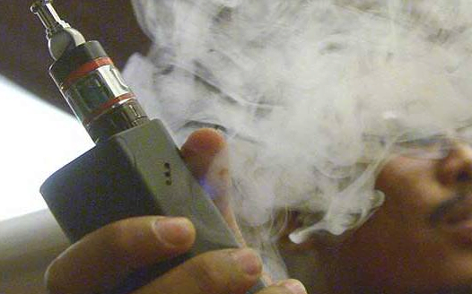 Bahaya, Rokok Elektrik Bisa Sebabkan Masalah Paru