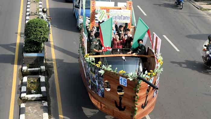 Karnaval Mobil Hias Melestarikan Budaya
