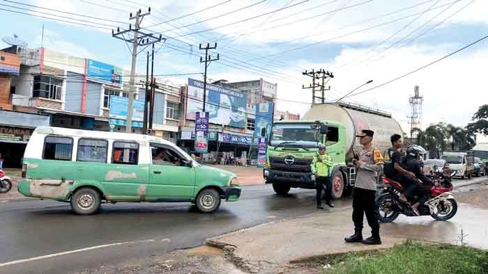 Jalintim Mulai Padat, Terganggu Genangan Air