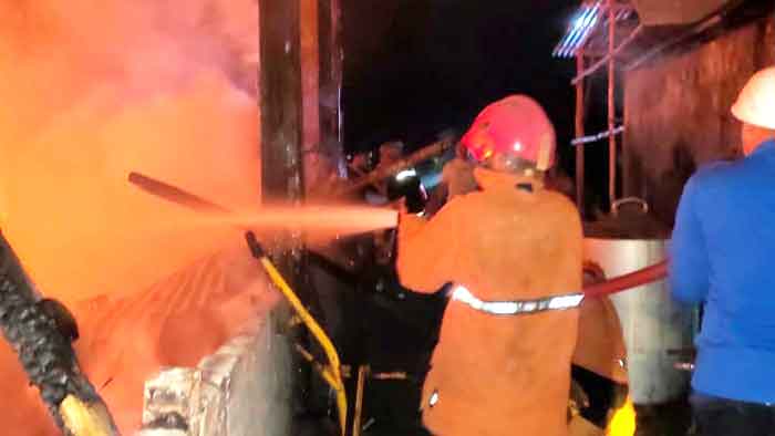 Home Industry Kerupuk Ludes Terbakar