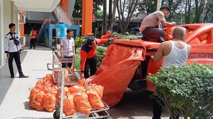 BPBD Sumsel Salurkan Bantuan Tanggap Darurat untuk Warga Terdampak Banjir OKU Selatan